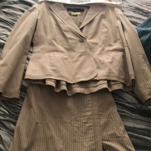 Perfect spring 2pc women’s work suit.